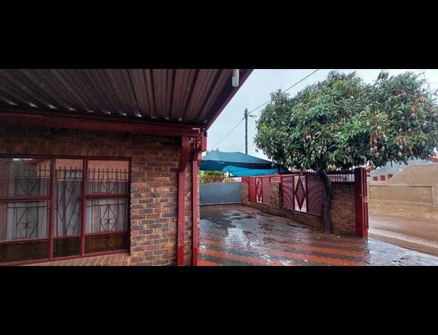 3 BEDROOM HOUSE FOR SALE IN SOSHANGUVE XX